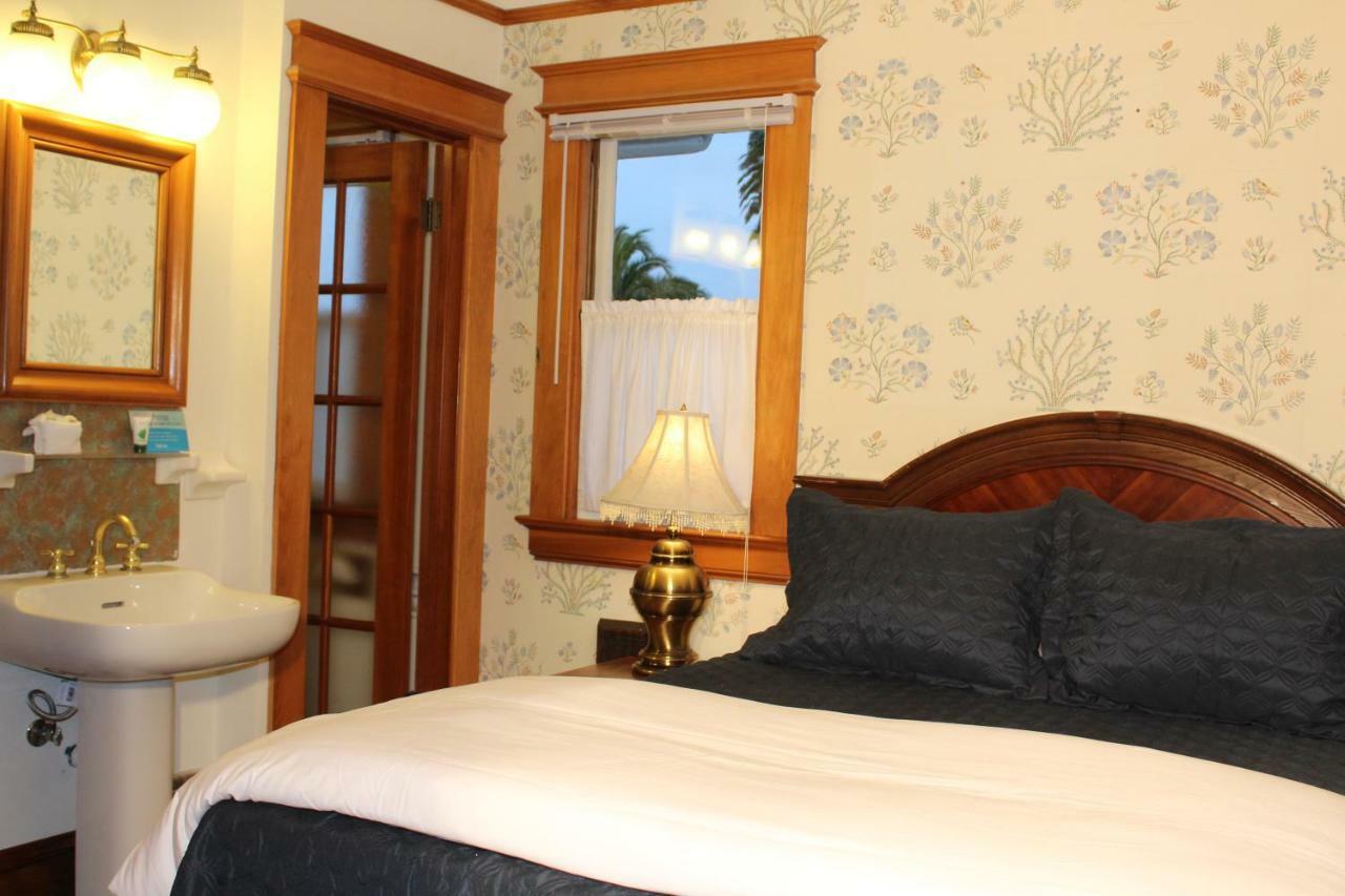 Pacific Grove Inn 3*