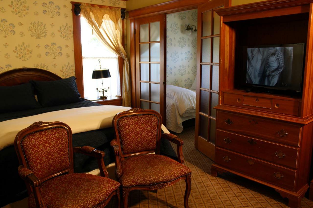 Gasthof Pacific Grove Inn