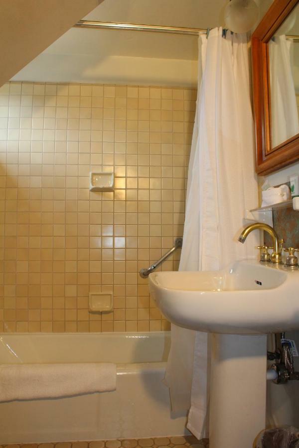 Gasthof Pacific Grove Inn 3*